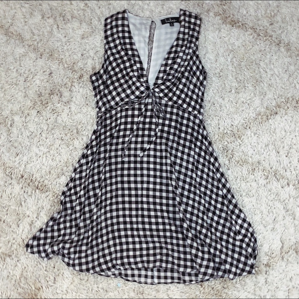Lulu’s Gingham Plunge Dress NEVER WORN